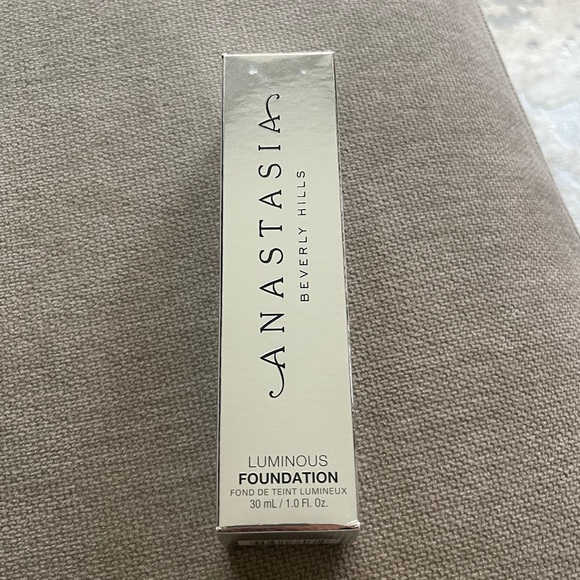 NEW Anastasia Beverly Hills Luminous Foundation 330W - Picture 7 of 7
